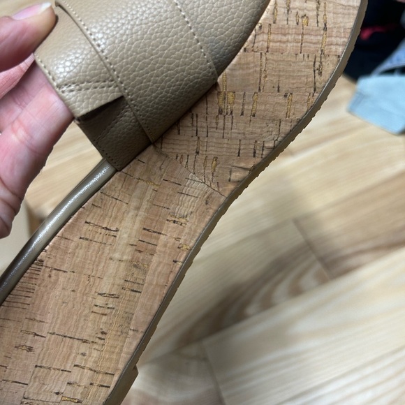 Michael Kors Beige Wedge Slides - Picture 11 of 11